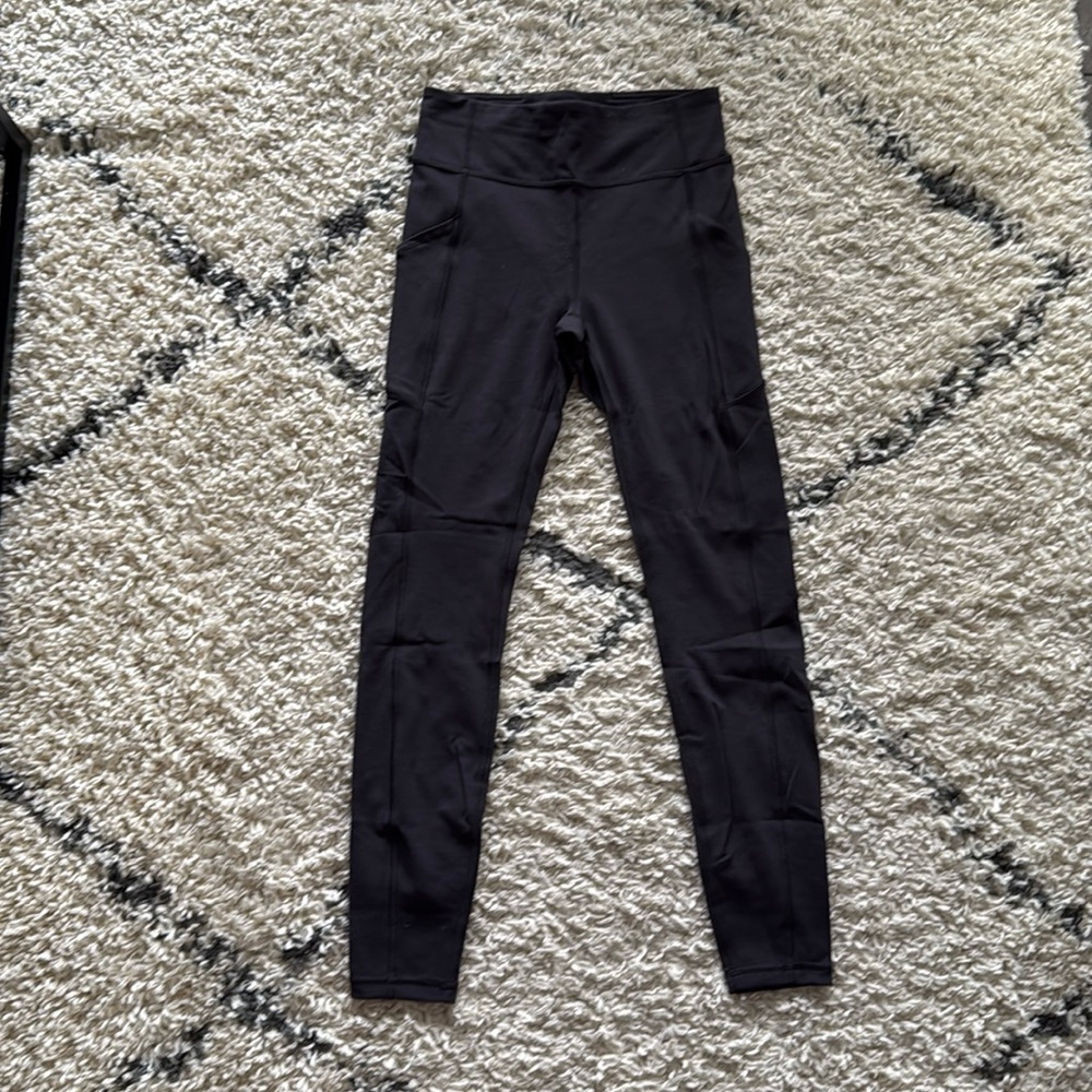Lululemon Invigorate leggings 28” in Heathered Gray.